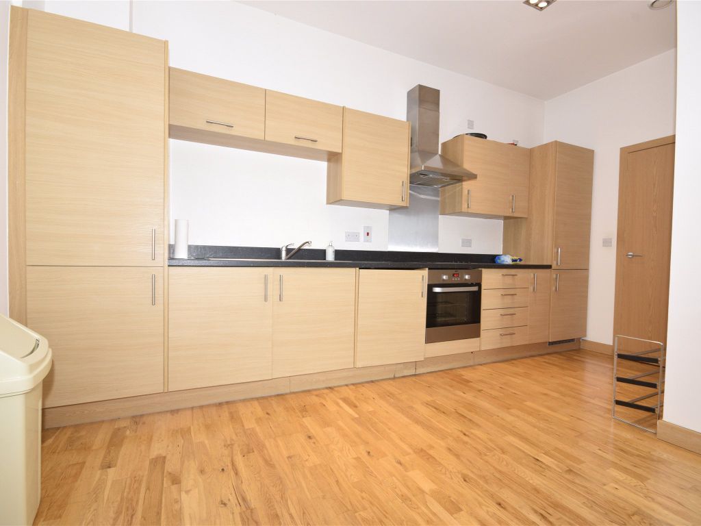 1 bed flat to rent in Canon Court, 91 Manor Road, Wallington SM6, £