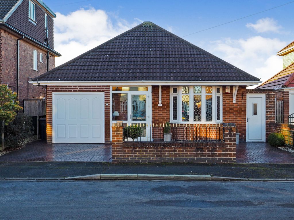 3 bed bungalow for sale in Hillview Road, Toton, Nottingham