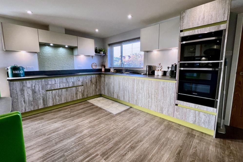 3 bed bungalow for sale in Lions Lane, Ashley Heath BH24, £725,000 Zoopla