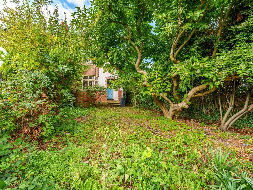 3 bed semidetached house for sale in New Hythe Lane, Larkfield