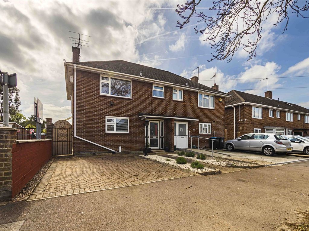 3 Bed Semi Detached House For Sale In Windmill Road Adeyfield Hemel