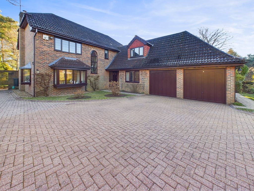5 bed detached house for sale in Liphook Road, Whitehill, Bordon