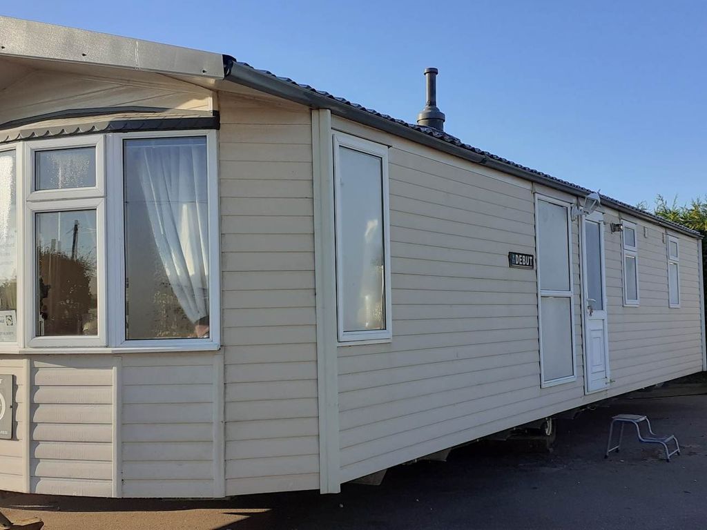 3 bed property for sale in Fourth Avenue, Eastchurch, Sheerness ME12