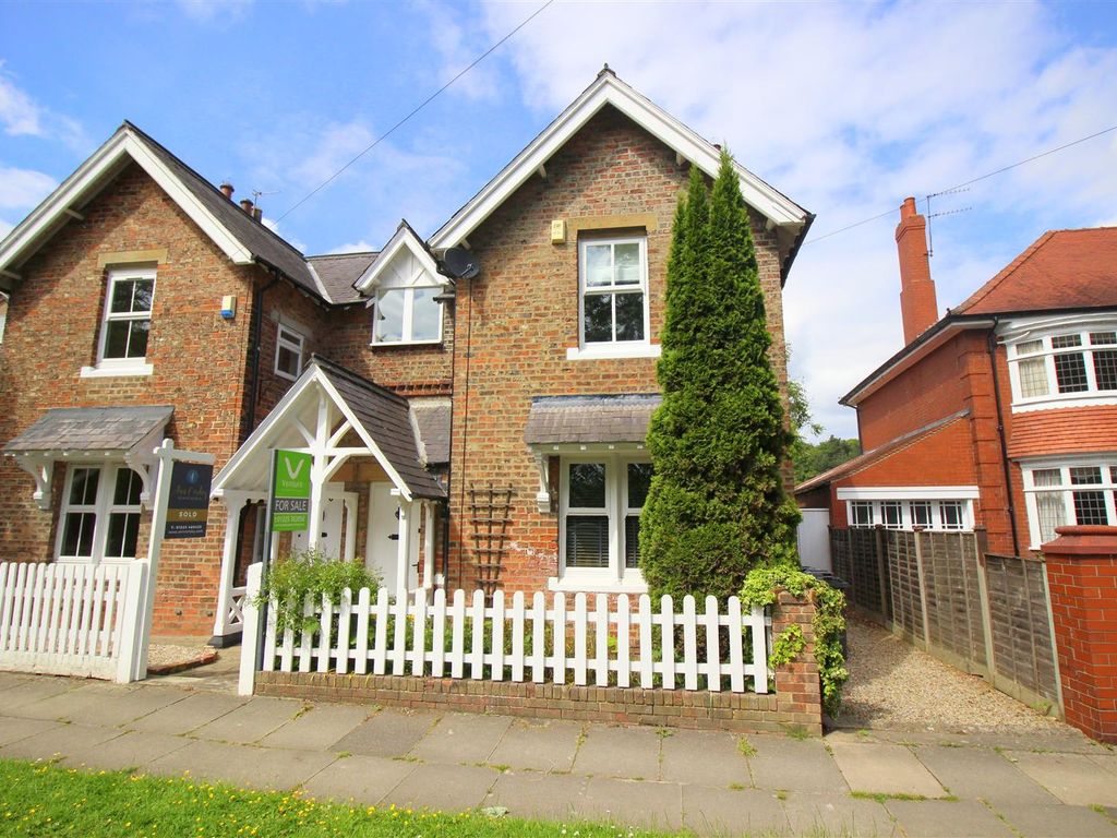 3 bed semidetached house for sale in Coniscliffe Road, Darlington DL3