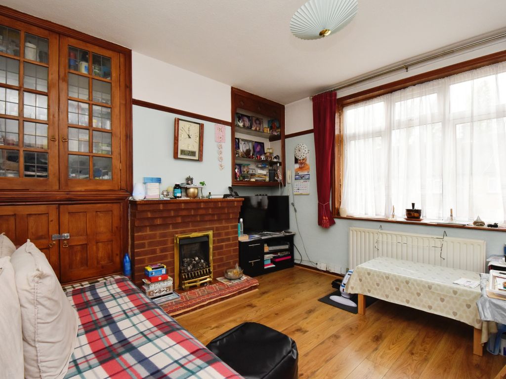 3 bed terraced house for sale in Mayeswood Road, London SE12, £415,000