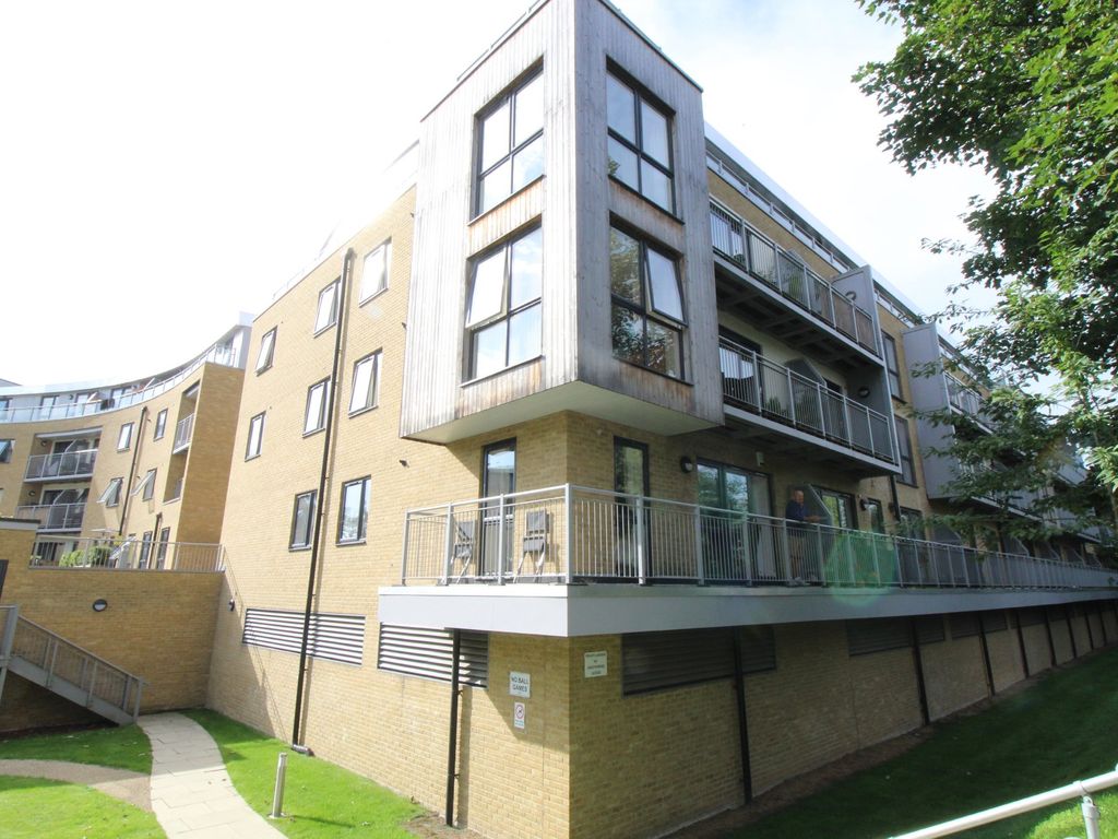 2 bed flat to rent in Smeaton Court, Hertford SG13 Zoopla