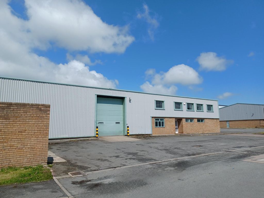 Industrial to let in Wrexham Industrial Estate, Clywedog Road North