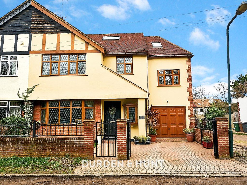 6 bed semidetached house for sale in Lodge Villas, Woodford Green IG8
