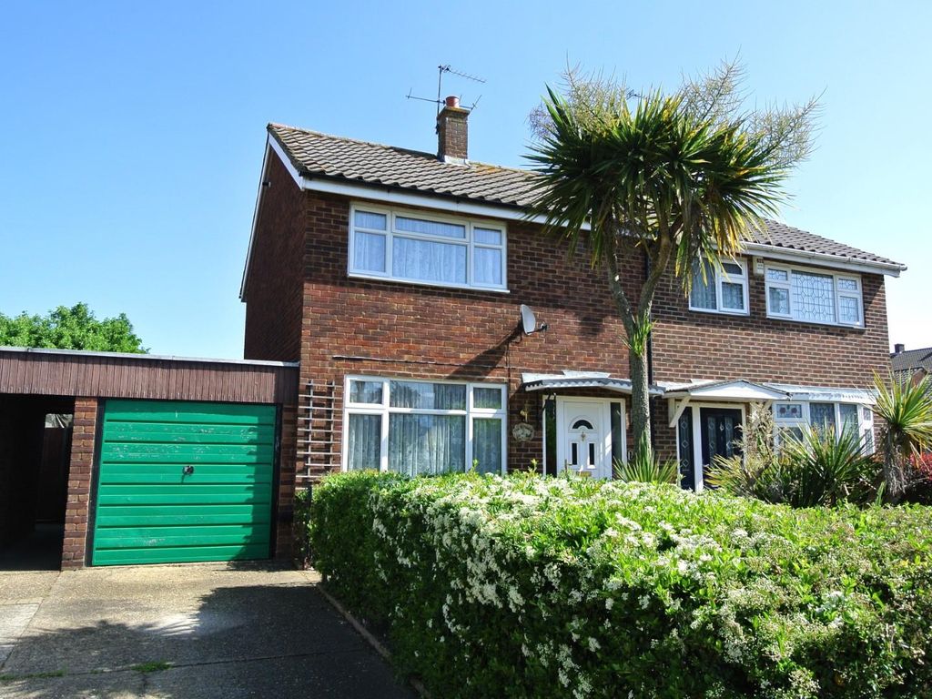 2 bed semidetached house for sale in Rennie Close, Ashford TW15 Zoopla