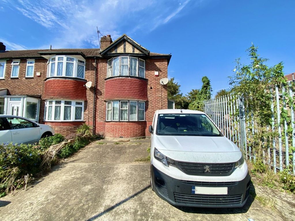 2 bed property for sale in Carfax Road, Hayes UB3, £400,000 Zoopla