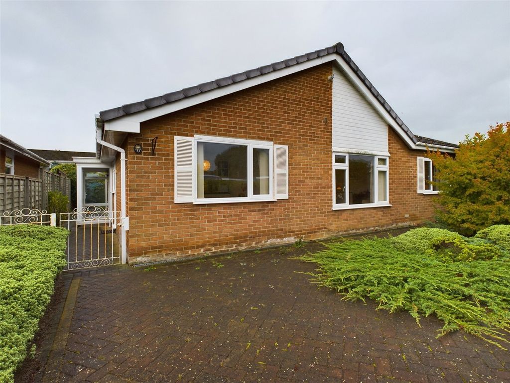3 bed bungalow for sale in Swift Road, Abbeydale, Gloucester