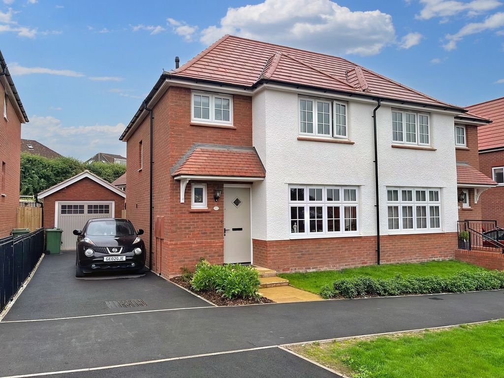 3 bed semidetached house for sale in Guernsey Road, North