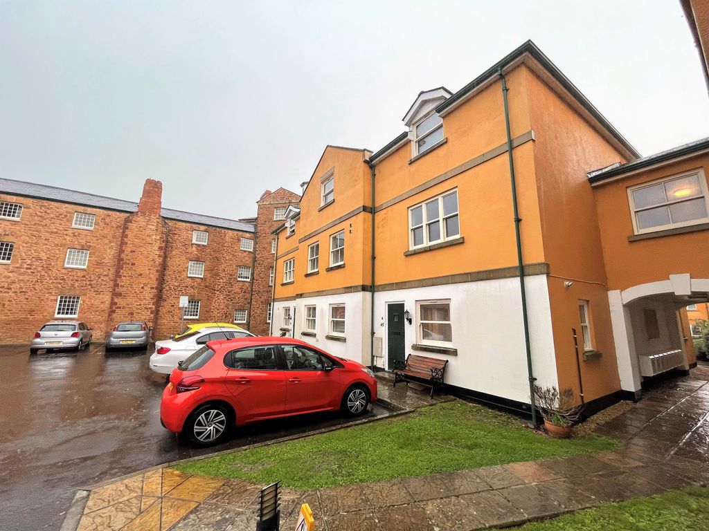 2 bed flat to rent in Long Street, Williton, Taunton TA4 Zoopla