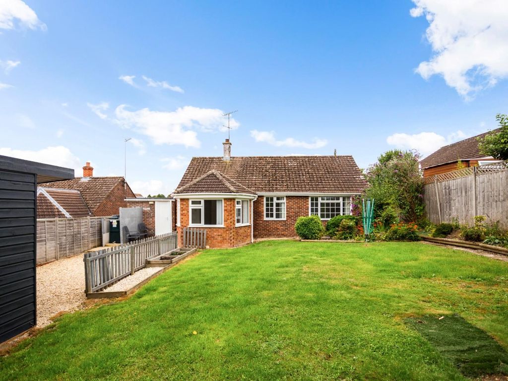 3 bed detached bungalow for sale in Hillside Drive, Gomeldon, Salisbury