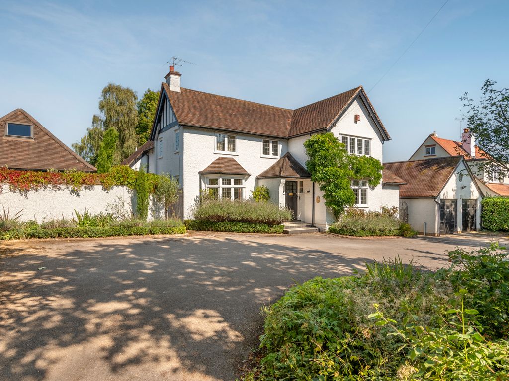 4 bed detached house for sale in Terry Road, High HP13, £