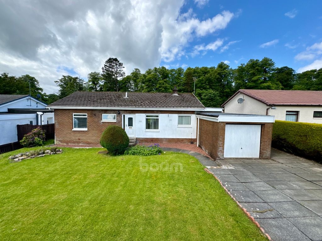 5 bed detached house for sale in Milton Road, Kilbirnie KA25, £190,000