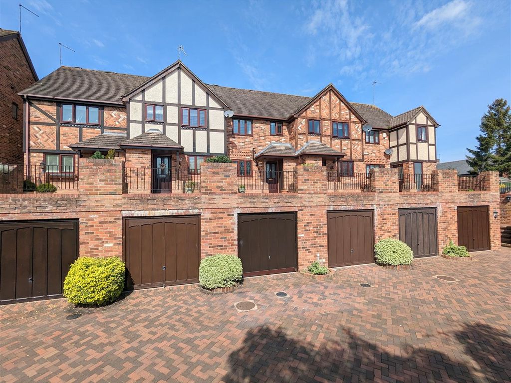 3 bed town house for sale in Court Road, Malvern WR14 Zoopla