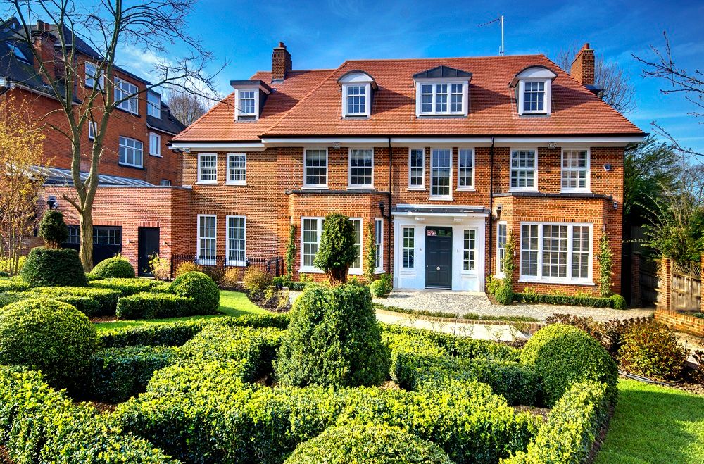 7 bed detached house to rent in Bracknell Gardens, Hampstead, London