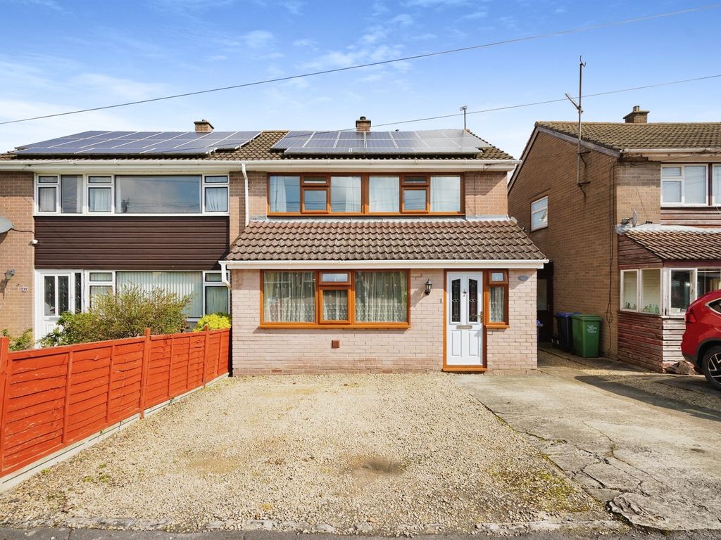 3 bed semidetached house for sale in Hardens Mead, Chippenham SN15