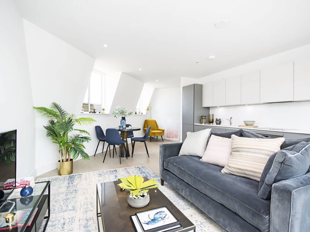 3 bed flat to rent in De Beauvoir Apartments, Dalston, London N1, £