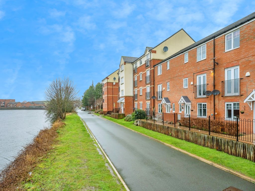 1 bed flat for sale in Kerridge Drive, Warrington WA1, £100,000 Zoopla