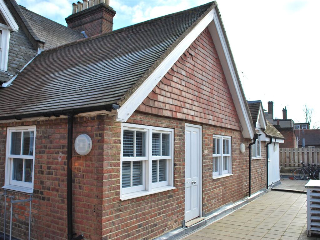1 bed flat to rent in The Leys, 38 High Street, Harpenden