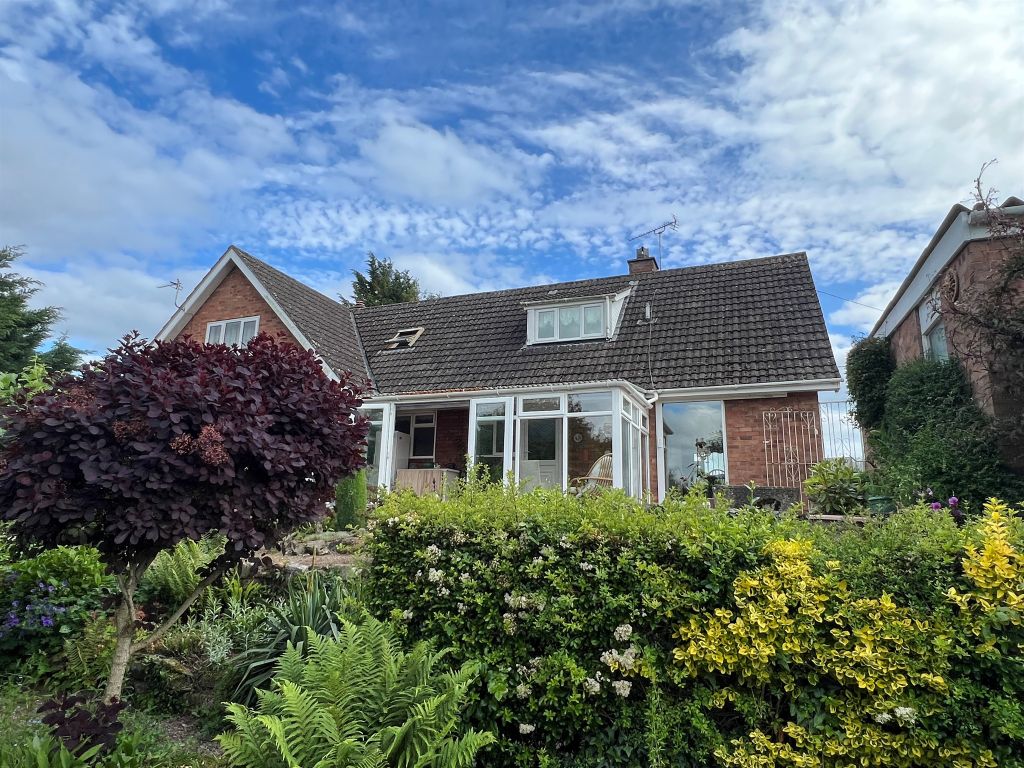 3 bed semidetached house for sale in Miramar, Swainshill, Hereford HR4