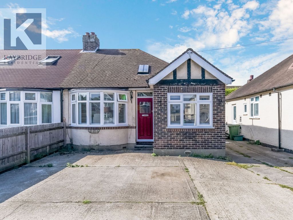 3 bed semidetached bungalow for sale in Gatley Avenue, Epsom KT19, £