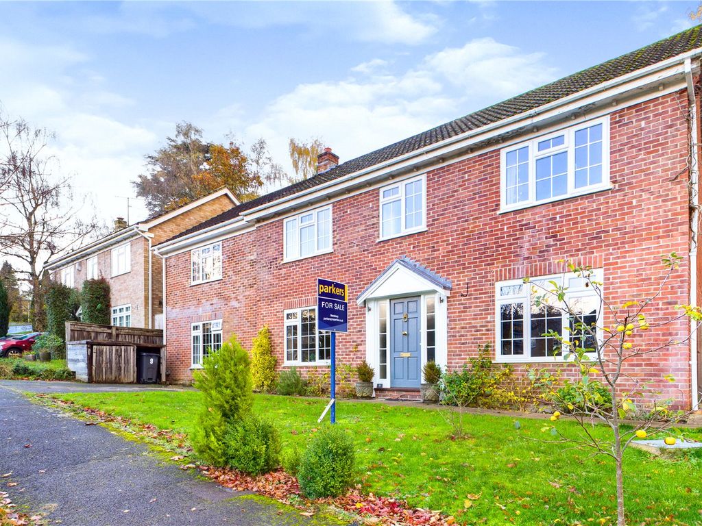 6 bed detached house for sale in Conifer Crest, Newbury, Berkshire RG14