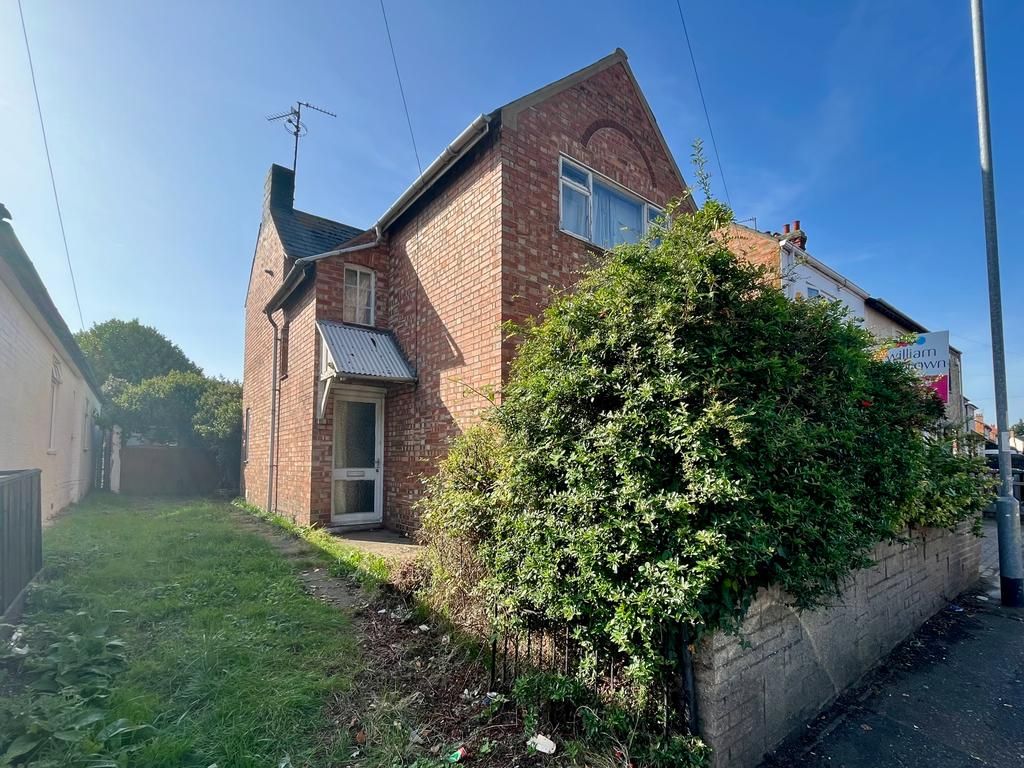 3 bed detached house for sale in Alexandra Road, Peterborough PE1, £