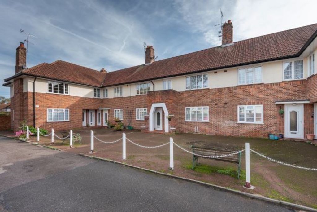 2 bed flat for sale in Greenview Court, Village Way, Ashford TW15 Zoopla