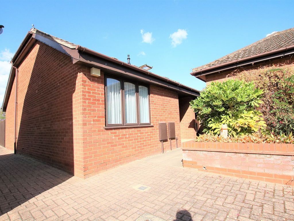 2 bed bungalow for sale in Alasdair Place, Claydon, Ipswich, Suffolk