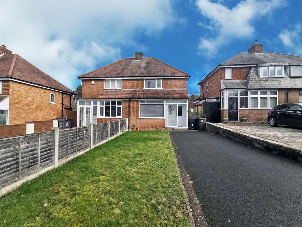 2 bed semidetached house to rent in Marden Grove, Northfield