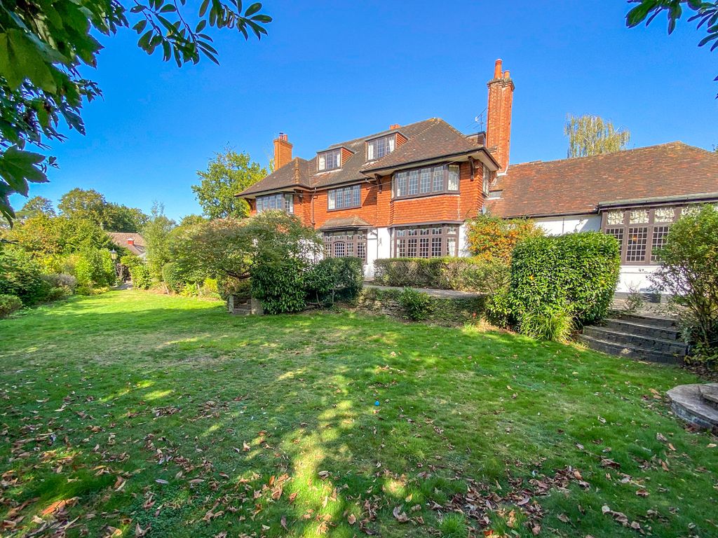 6 bed detached house to rent in Ashwood Road, Woking, Surrey GU22, £