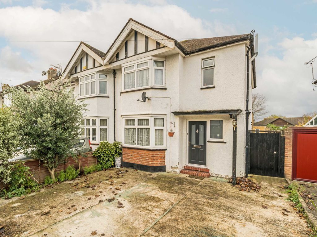 3 bed semidetached house for sale in Kingsmead Avenue, Tolworth