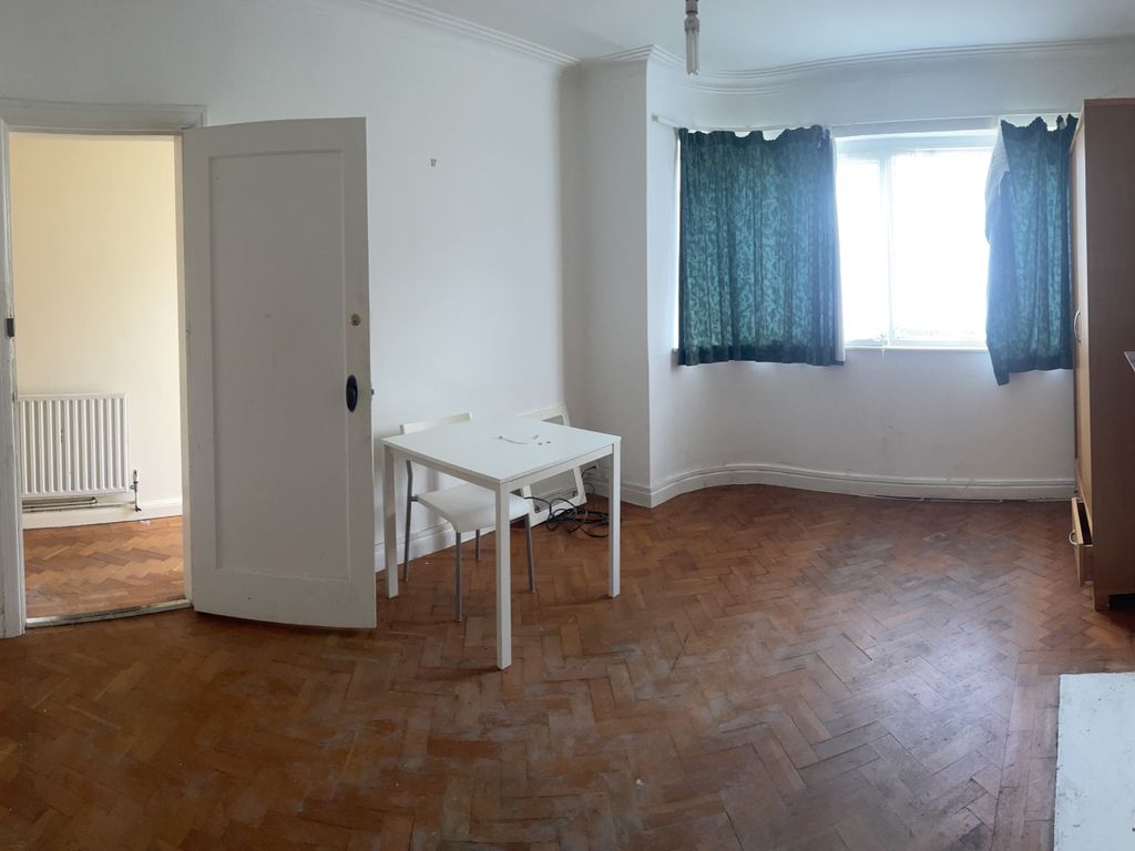 Warkworth Gardens, Isleworth TW7  