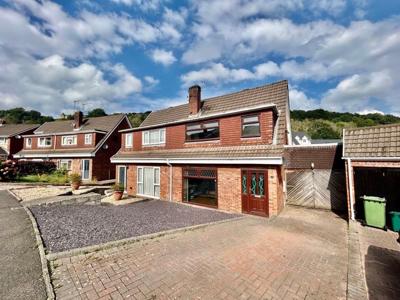 5 bed semidetached house for sale in Greenlands Road, Llantrisant