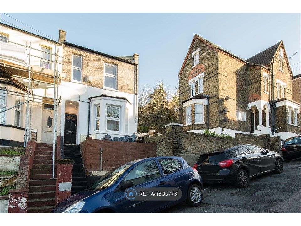 1 bed flat to rent in Willenhall Road, London SE18, £1,350 pcm Zoopla