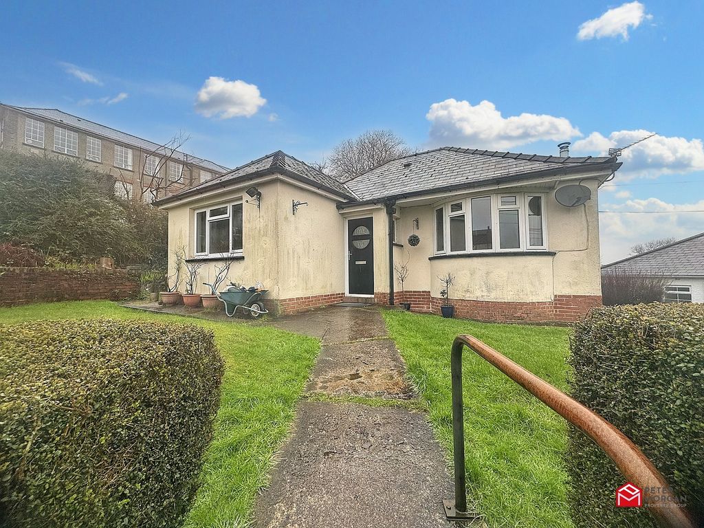 4 bed detached bungalow for sale in School Road, Maesteg, Bridgend. CF34, £260,000 Zoopla