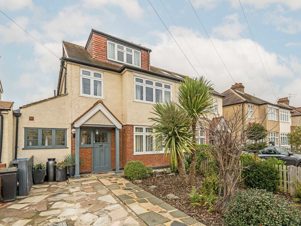 5 bed semidetached house for sale in Dysart Avenue, Kingston Upon