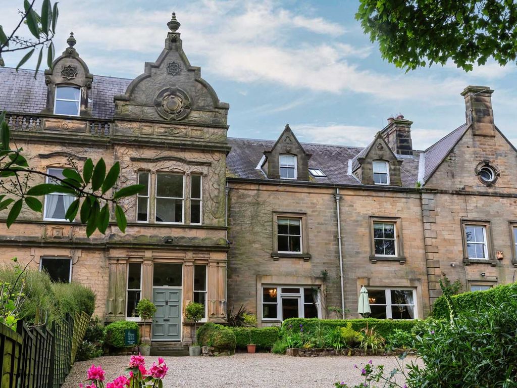 6 bed property for sale in 2 West Layton Manor, West Layton, Richmond