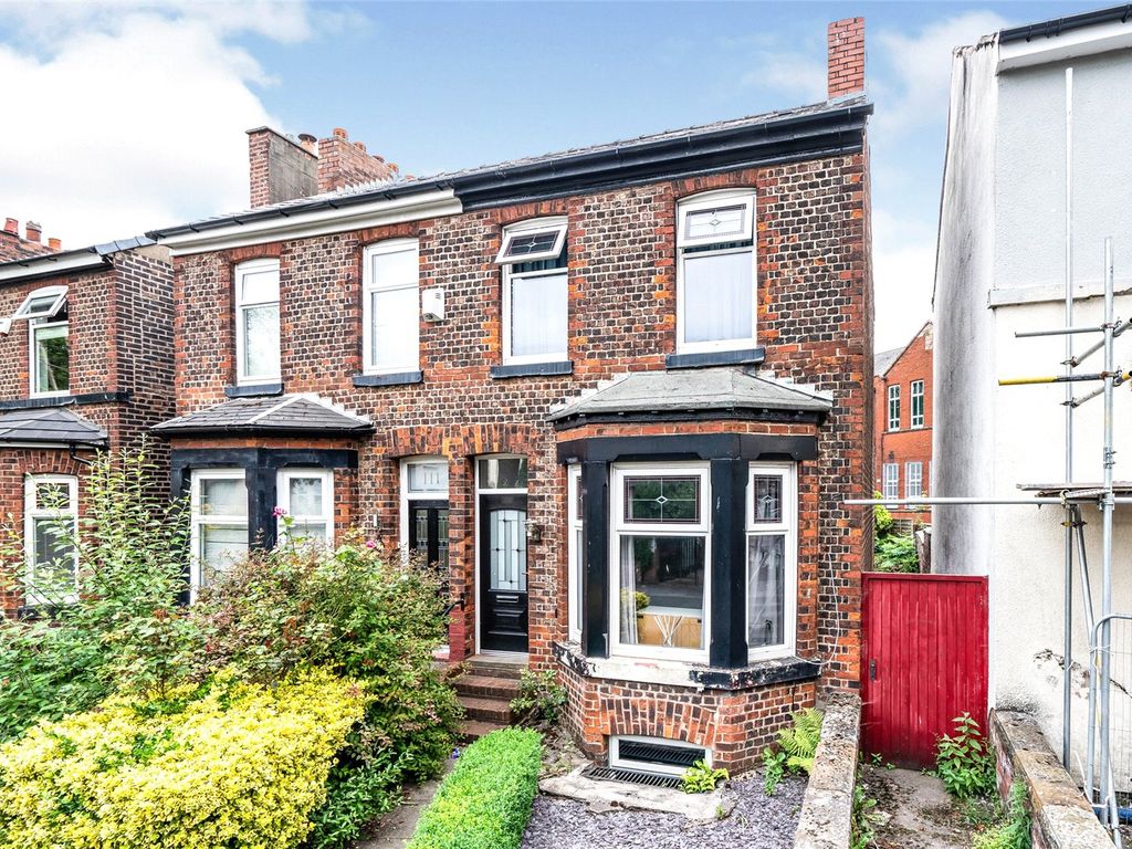 3 bed end terrace house to rent in New Lane, Eccles, Manchester