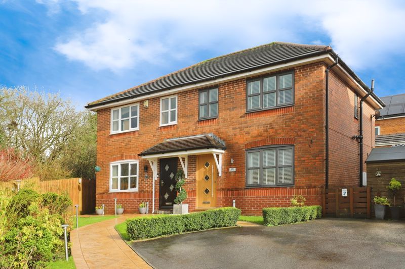 4 bed semidetached house for sale in Burrs Lea Close, Bury BL9, £