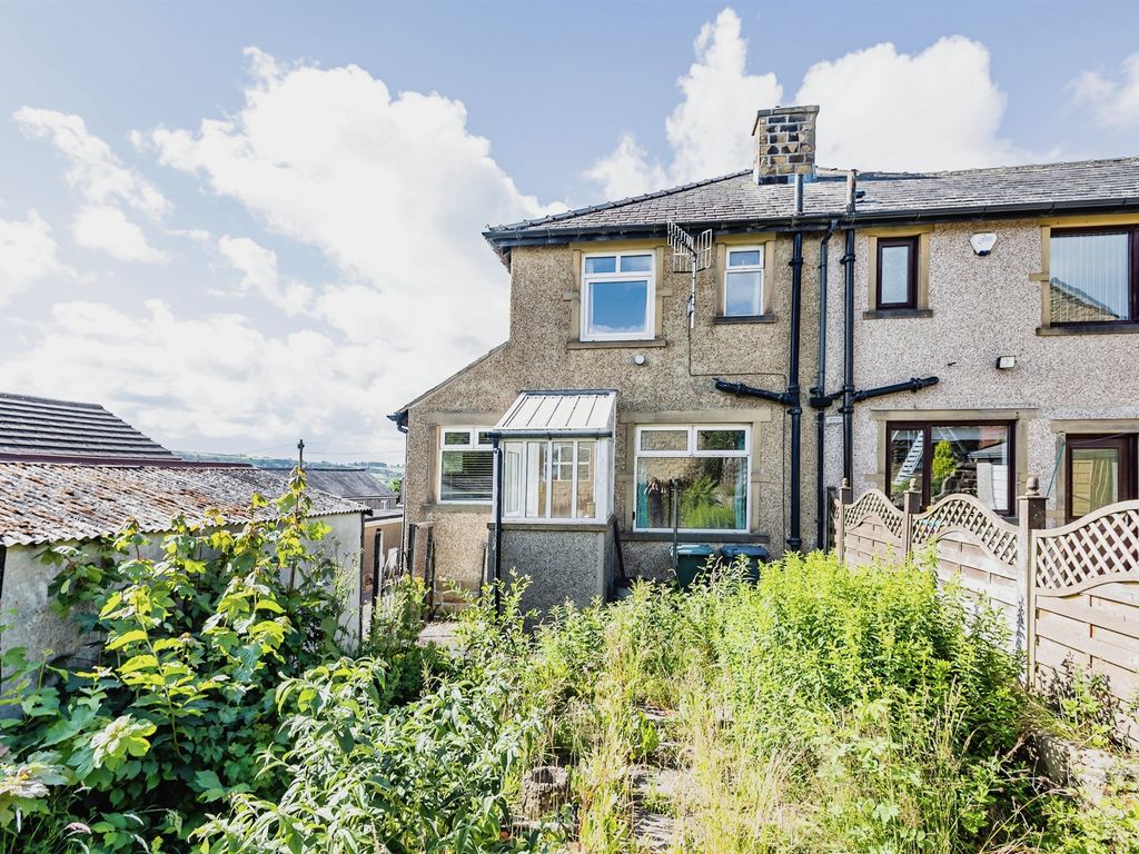 2 bed semidetached house for sale in Fernbank Avenue, Oakworth