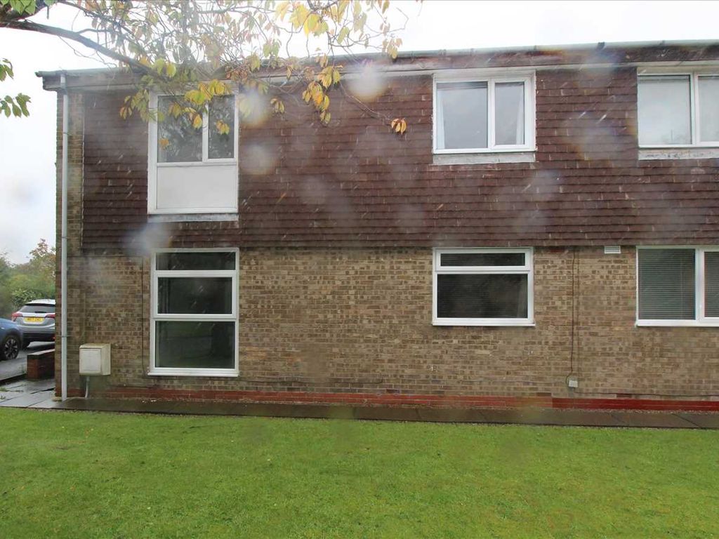 2 bed flat for sale in Oakley Drive, Cramlington NE23, £69,000 Zoopla