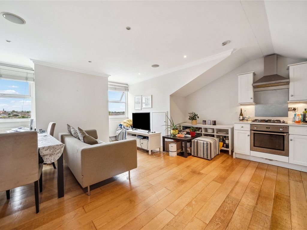 1 bed flat for sale in Balham High Road, London SW17, £400,000 Zoopla