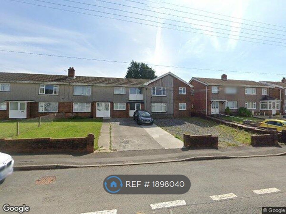 2 bed flat to rent in Waterloo Road, Penygroes, Llanelli SA14, £550 pcm