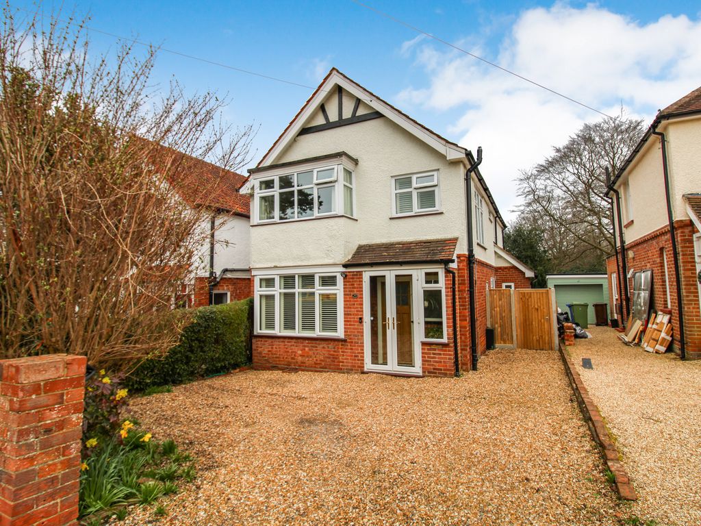 4 bed detached house for sale in Canterbury Road, Farnborough GU14, £