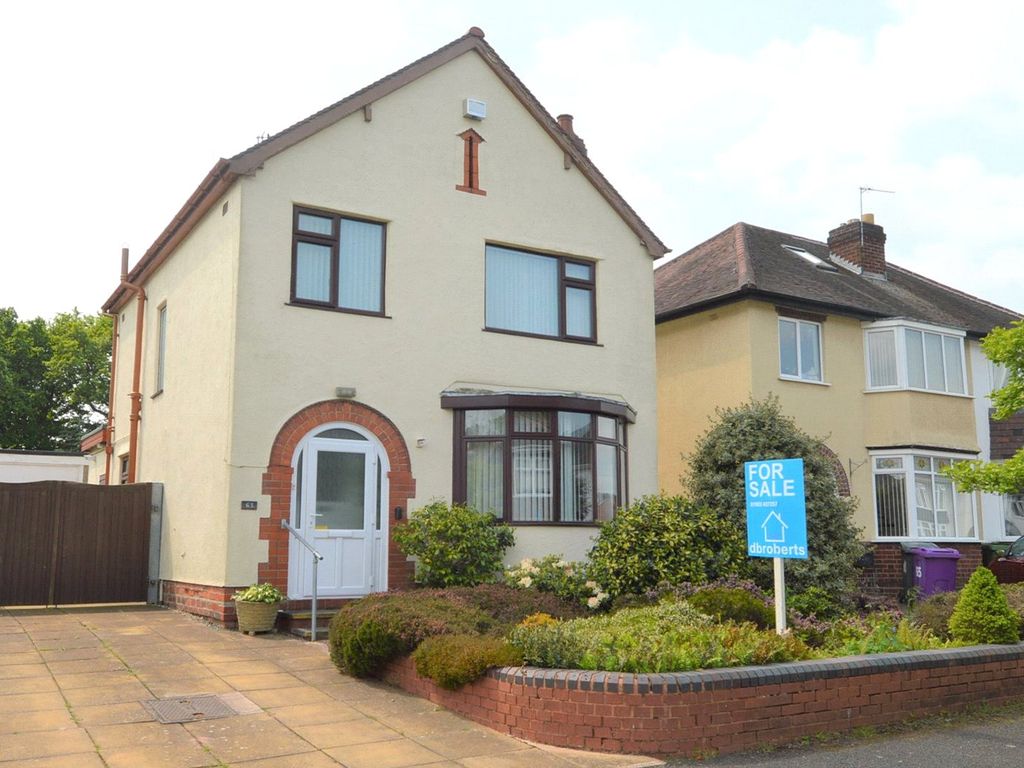 3 bed detached house for sale in Woodland Road, Finchfield