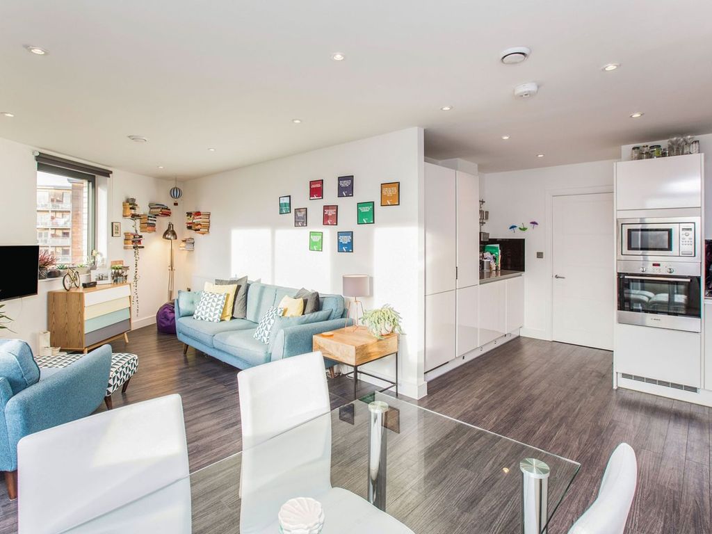 4 Essex Wharf, London E5  